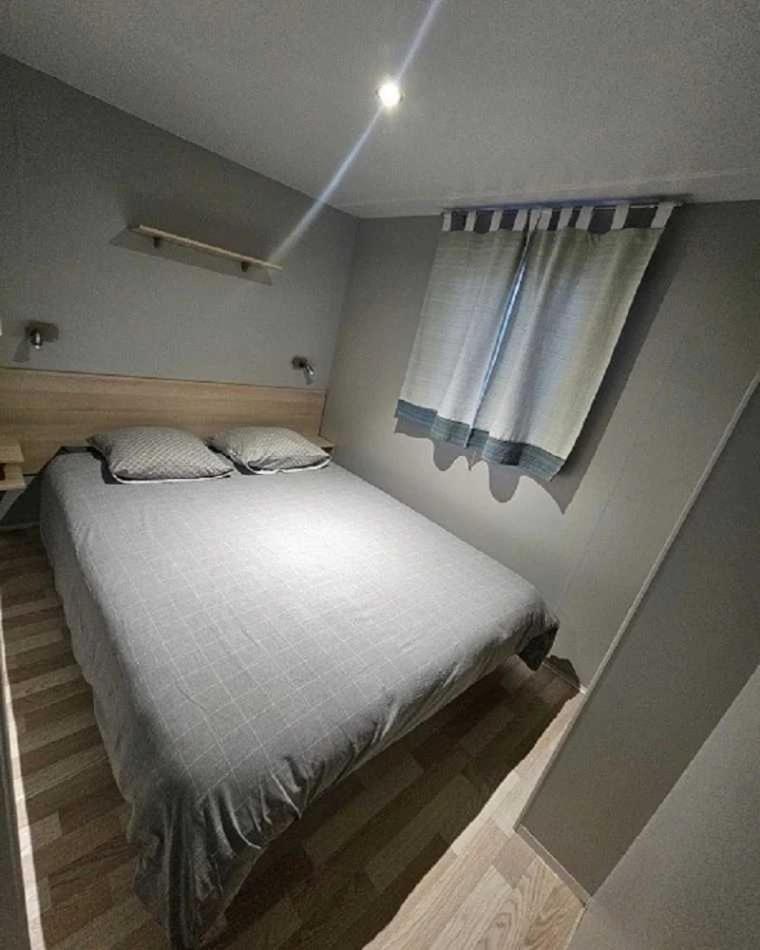 De